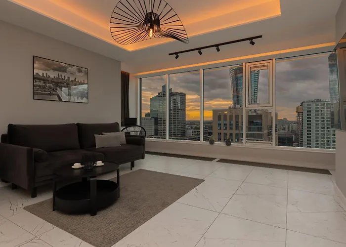 Luxurious Unique Tower Apartment With City Skyline By Renters Prestige